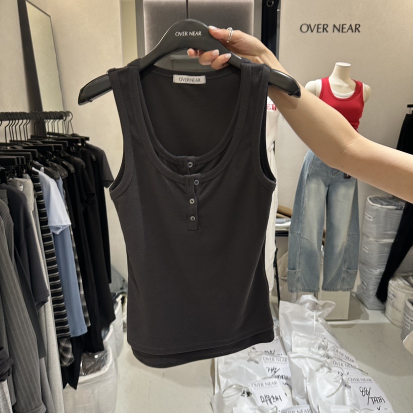 OVER NEAR東大門實拍韓國女士新品推薦熱賣吊帶背心假兩件OVER NEAR吊帶/背心圖色3