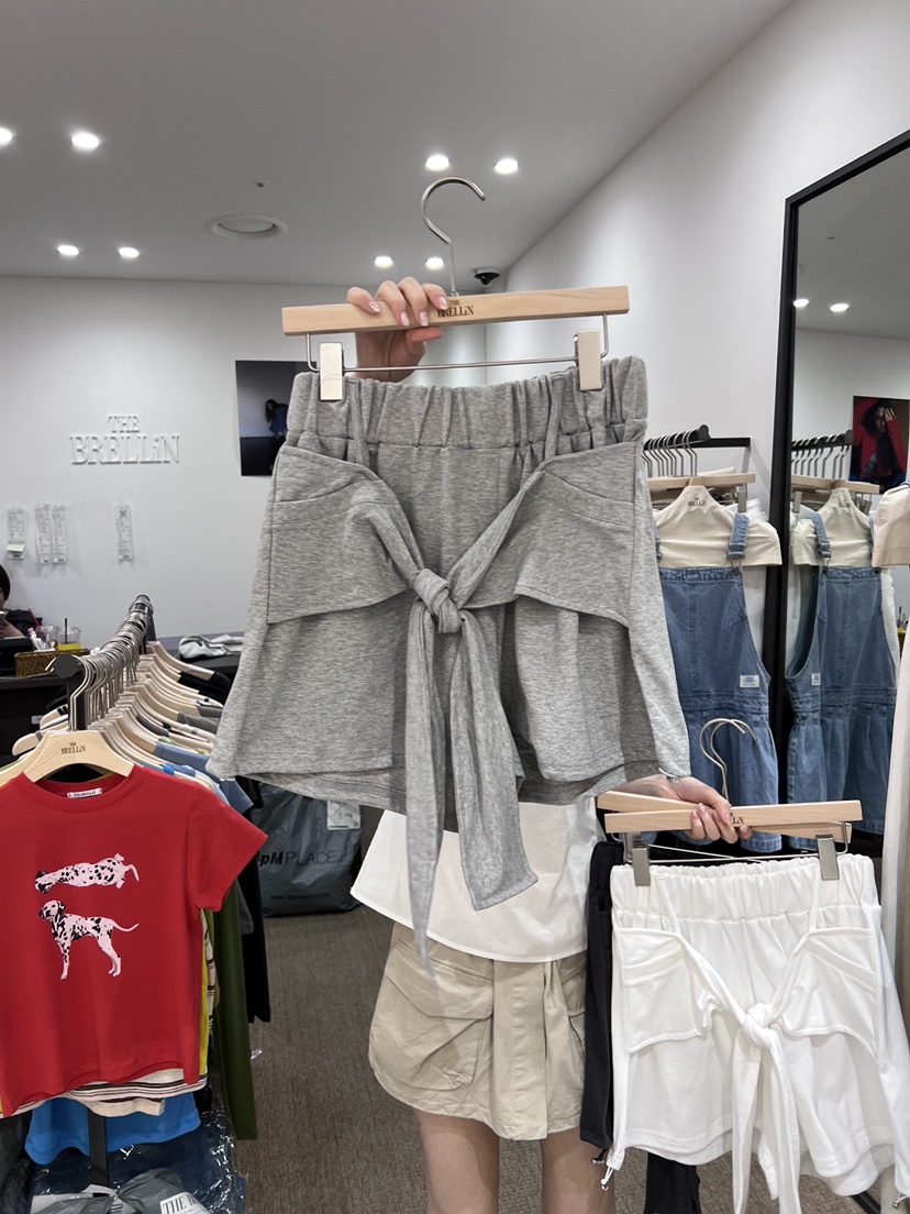 FABRIC韓國東大門直郵女士新品26春夏職業休閑時尚推薦短褲FABRIC短褲圖色1