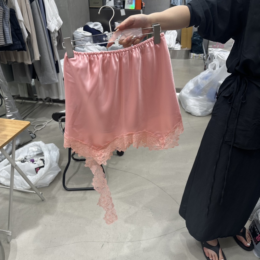 JUDYQUE韓國東大門代購女裝新品熱賣人氣26夏季休閑短裙緞面JUDYQUE短裙