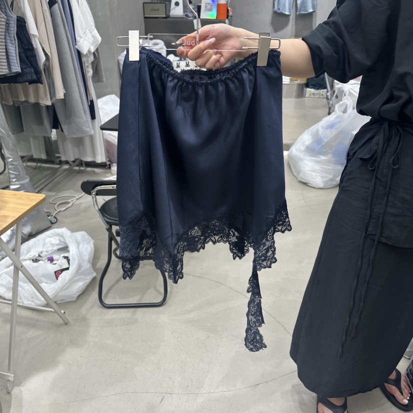 JUDYQUE韓國東大門代購女裝新品熱賣人氣26夏季休閑短裙緞面JUDYQUE短裙圖色2