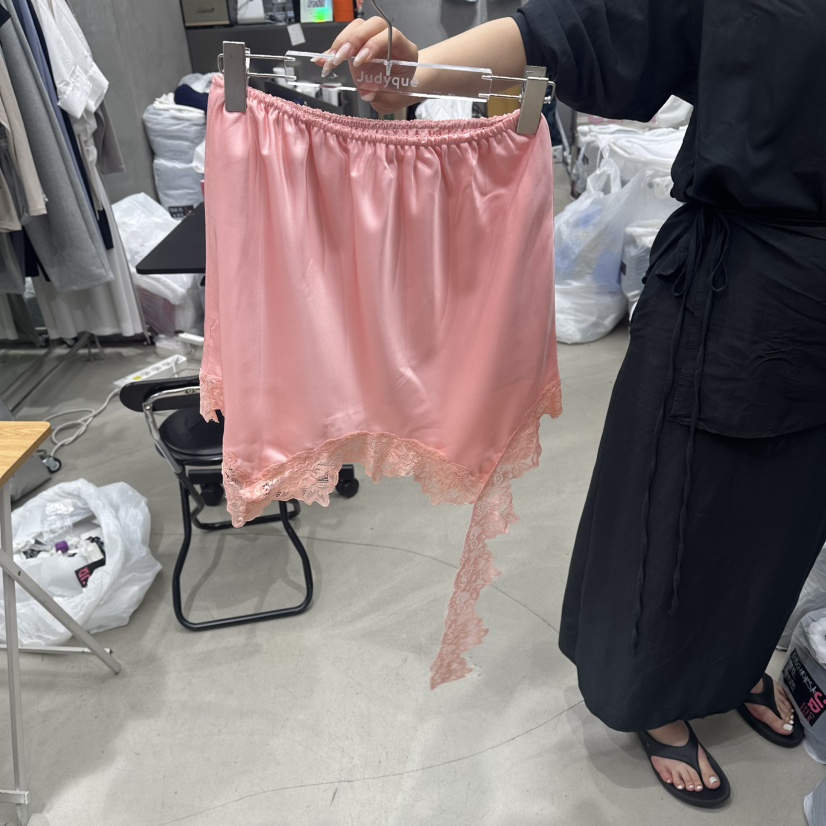 JUDYQUE韓國東大門代購女裝新品熱賣人氣26夏季休閑短裙緞面JUDYQUE短裙圖色3