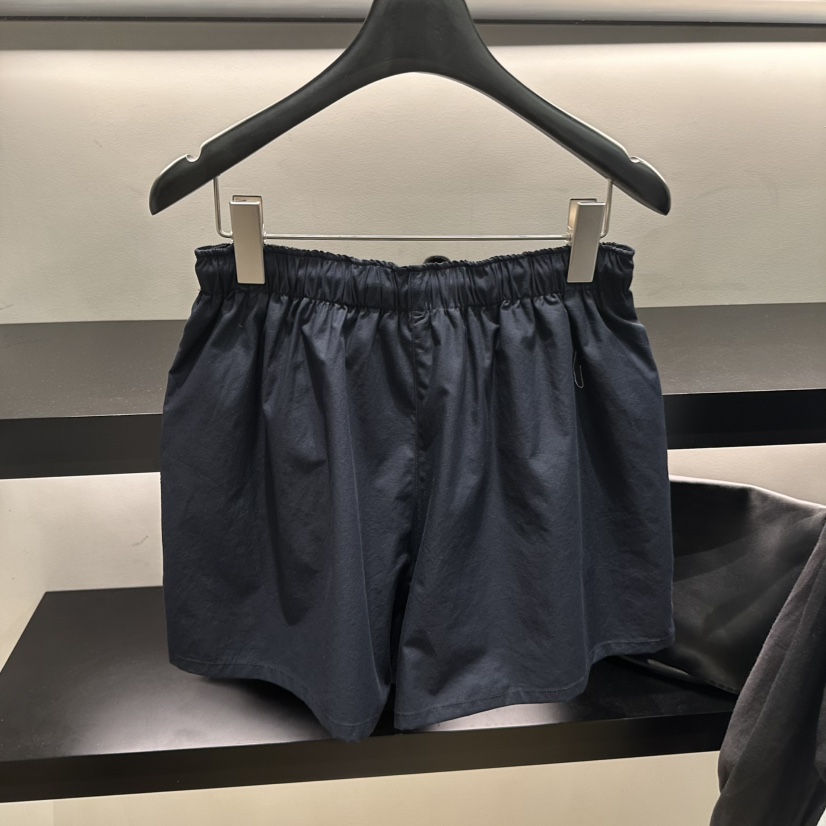 FEBRUARY 11韓國直郵實拍女裝新品時尚休閑熱賣職業短褲FEBRUARY 11短褲