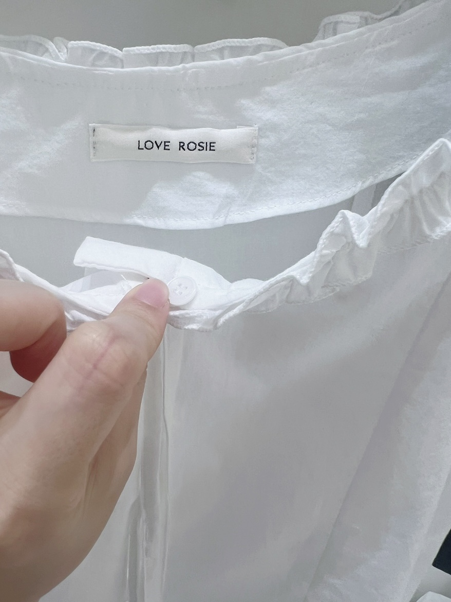 LOVE ROSIE韓國代購女裝新品人氣襯衫蕾絲衫泡泡袖荷葉邊LOVE ROSIE襯衫/蕾絲衫