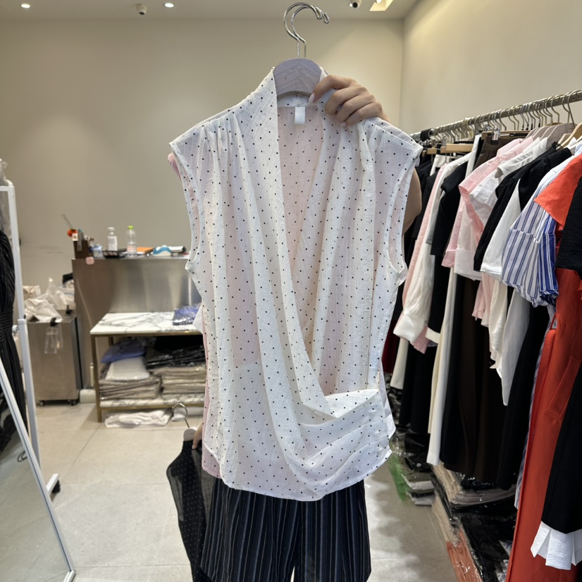 INNO韓國直郵女士新品26春夏休閑熱賣襯衫蕾絲衫褶皺無袖INNO襯衫/蕾絲衫圖色1
