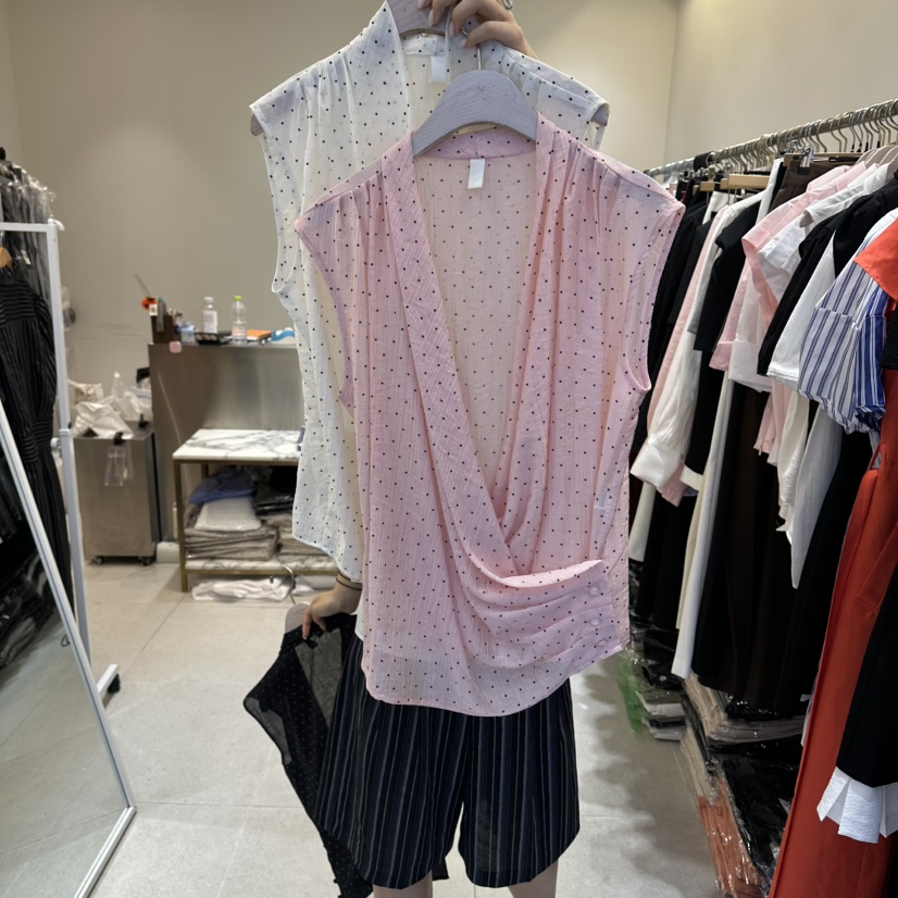 INNO韓國直郵女士新品26春夏休閑熱賣襯衫蕾絲衫褶皺無袖INNO襯衫/蕾絲衫圖色2