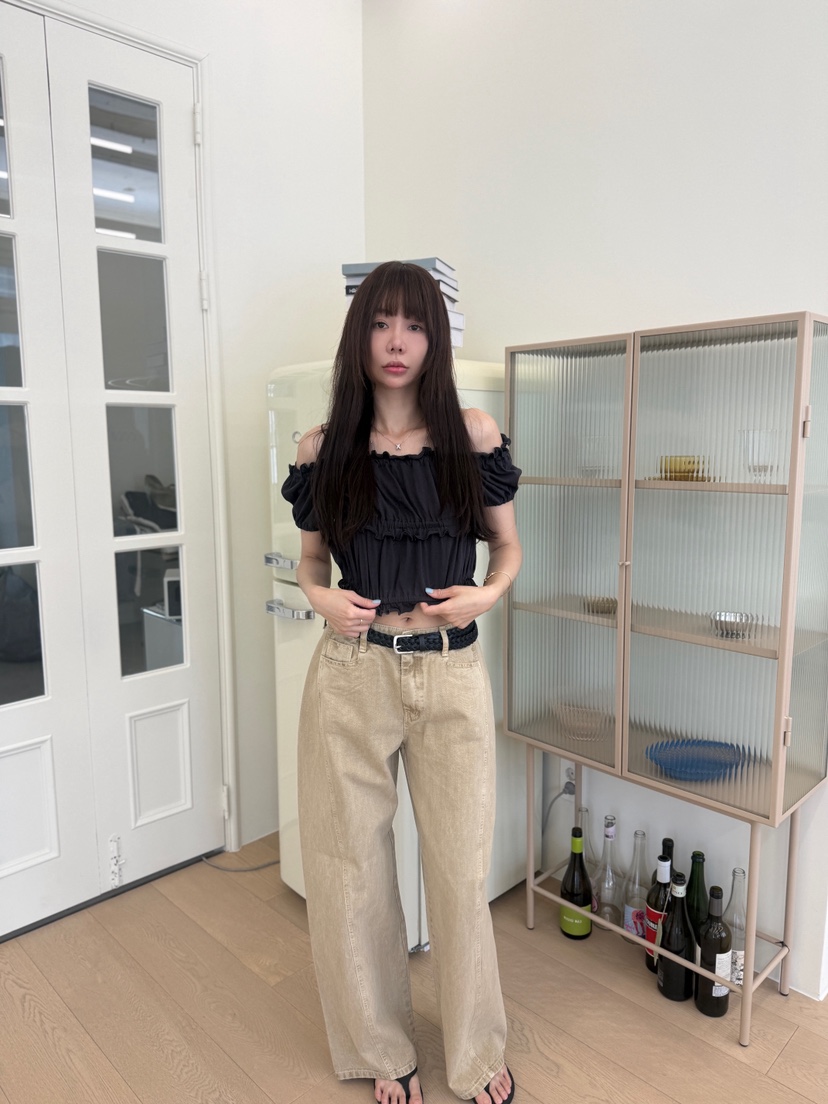 LUMIPLE東大門實拍韓國女裝新款休閑襯衫蕾絲衫荷葉邊露肩LUMIPLE襯衫/蕾絲衫