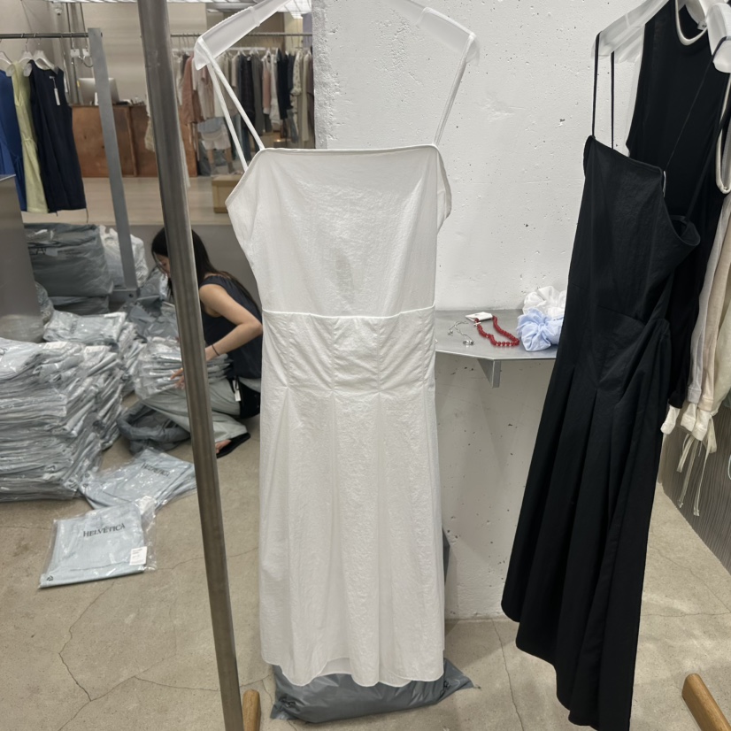 HELVETICA韓國直郵女士新款時尚熱賣26春夏人氣休閑連衣裙HELVETICA連衣裙圖色1
