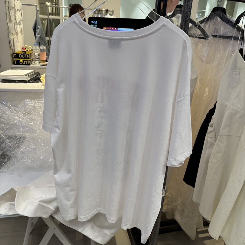 OUTFIT東大門實拍韓國女士新款熱賣休閑26春夏26夏季時尚T恤OUTFITT恤