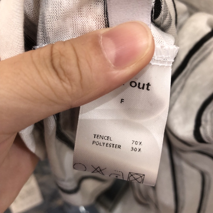 SOLD OUT韓國直郵女裝新款熱賣推薦長袖T恤不含內搭雙面SOLD OUT長袖T恤