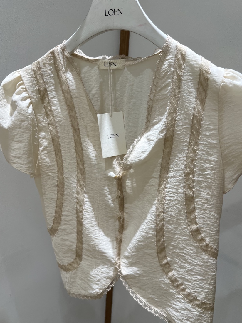 LOFN韓國東大門直郵女裝新品26春夏職業時尚休閑襯衫蕾絲衫LLOFN襯衫/蕾絲衫