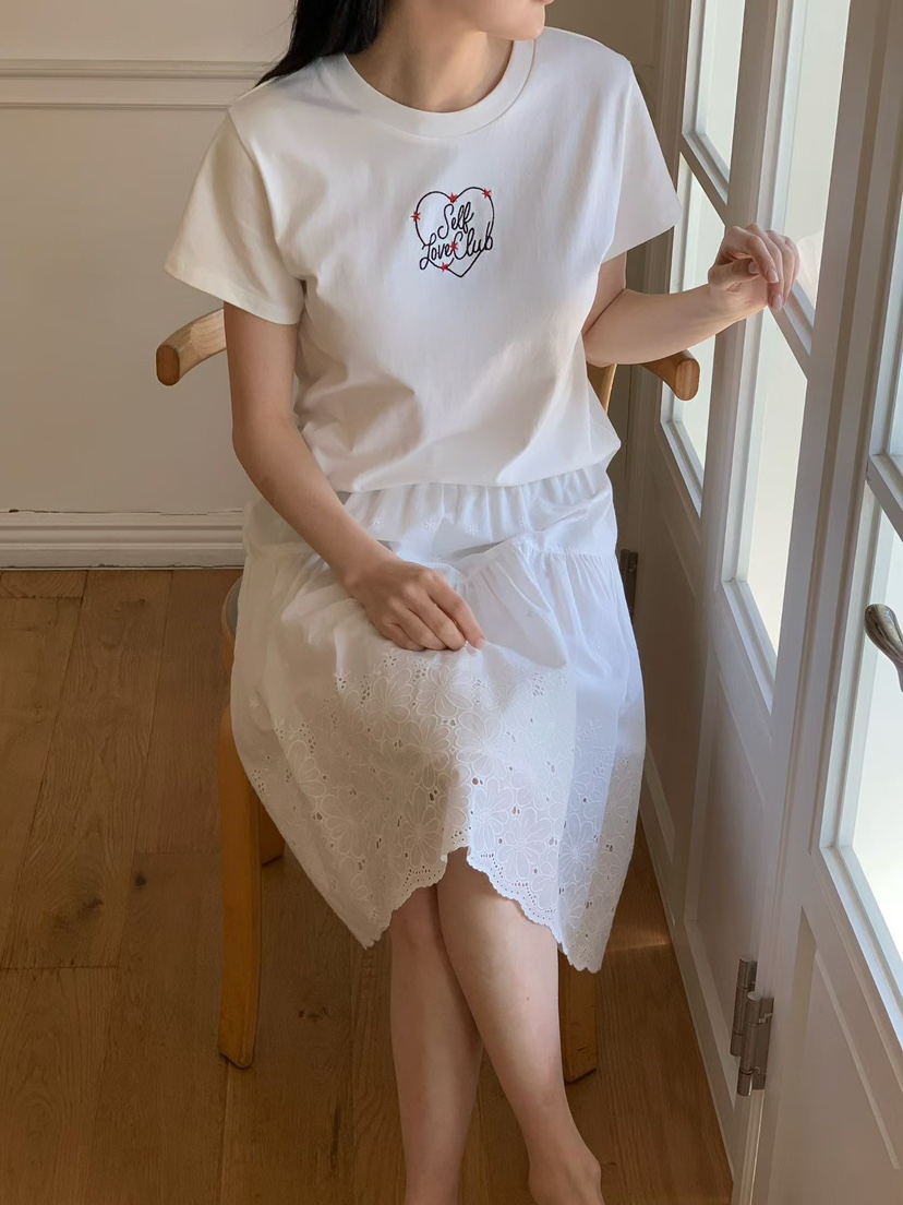 BINUS韓國東大門代購女裝新品26春夏人氣推薦時尚T恤刺繡BINUST恤