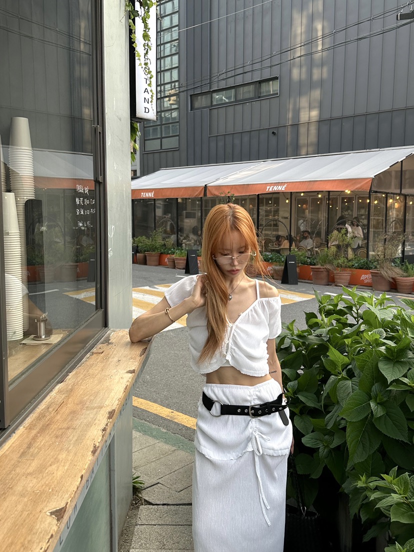 ZEROZERO東大門實拍韓國女士新款休閑襯衫蕾絲衫褶裥露肩ZEROZERO襯衫/蕾絲衫
