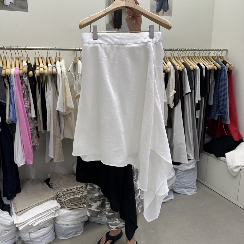 VIVEL韓國代購女士新品熱賣休閑職業半身裙中短裙不對稱SVIVE L半身裙/中短裙圖色1