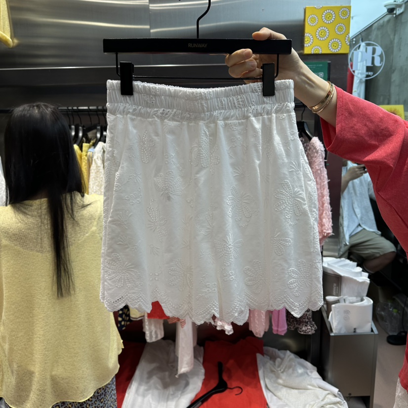 RUNWAY-런웨이韓國東大門代購女裝新品人氣熱賣時尚短褲RUNWAY短褲圖色1