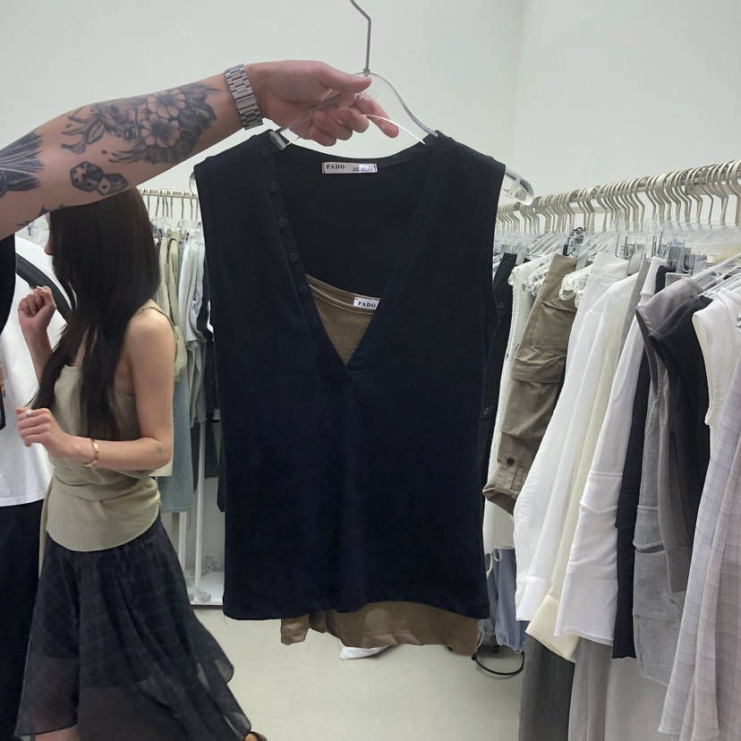 PADO韓國東大門直郵女裝新品熱賣吊帶背心不含內搭深V無袖紐扣PADO吊帶/背心圖色4