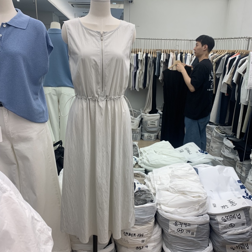 MOI-A韓國直郵女裝新品人氣休閑職業推薦時尚連衣裙拉鏈SMOI-A連衣裙圖色1
