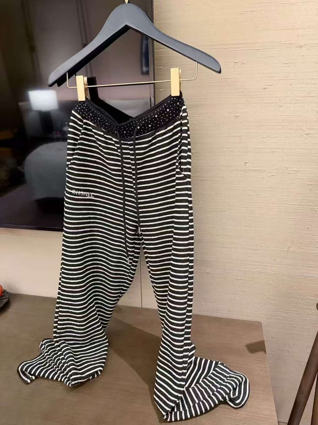 blinque東大門實拍韓國女裝新款休閑26春夏休閑褲刺繡條紋blinque休閑褲圖色1