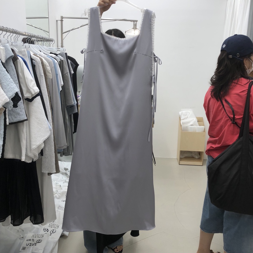 STAINLESS韓國直郵女裝新款人氣時尚職業26夏季連衣裙蕾絲緞面STAINLESS連衣裙圖色2