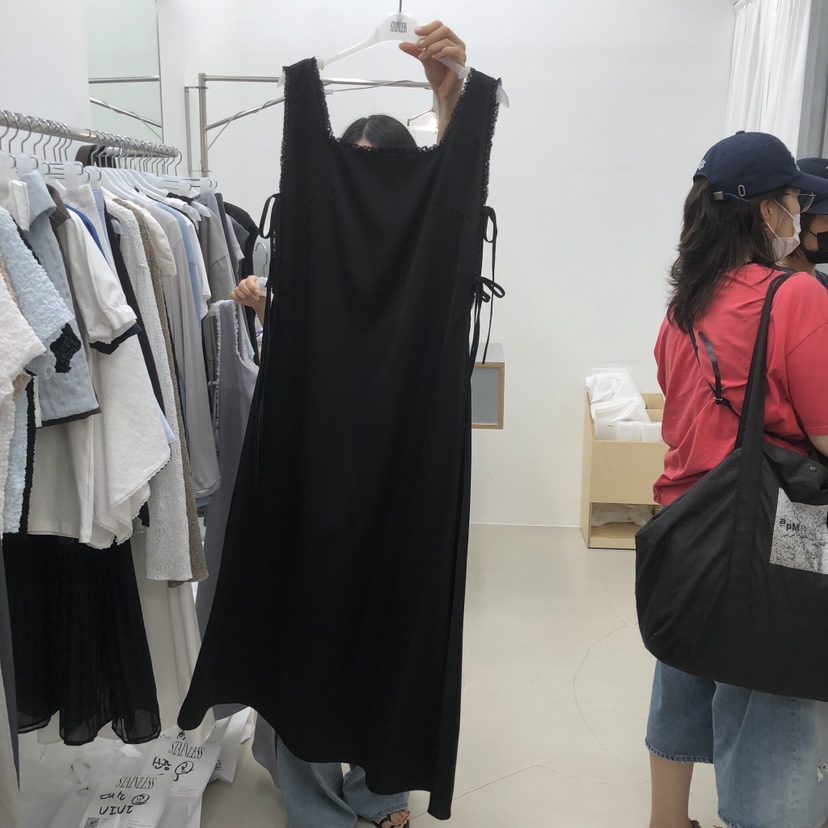 STAINLESS韓國直郵女裝新款人氣時尚職業26夏季連衣裙蕾絲緞面STAINLESS連衣裙圖色3