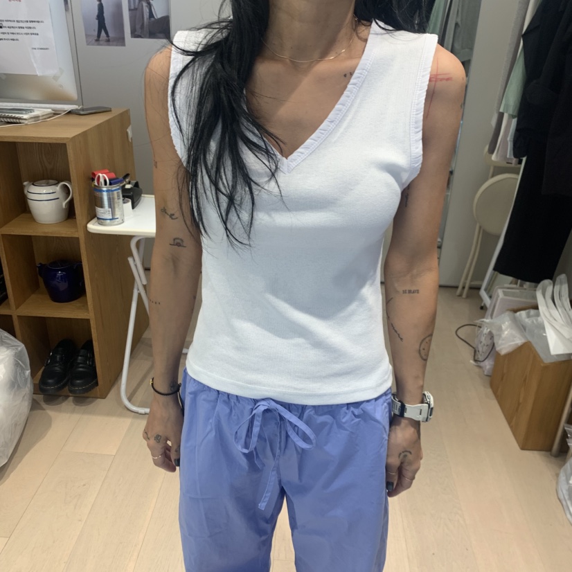THE STARDUST韓國直郵女士新品休閑熱賣26夏季吊帶背心V領THE STARDUST吊帶/背心圖色2