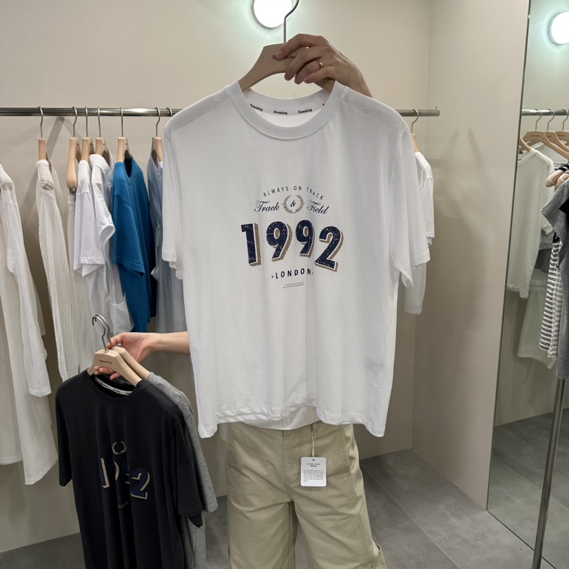 URBANSTORY/REMAKING韓國東大門直郵女士新款人氣休閑T恤Remaking/URBANSTORYT恤圖色1