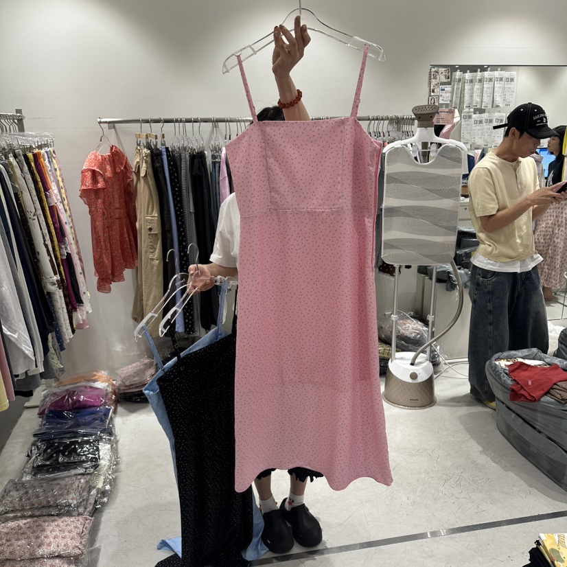 COMBO韓國代購女裝新款26夏季時尚熱賣職業人氣26春夏連衣裙COM_BO連衣裙圖色1