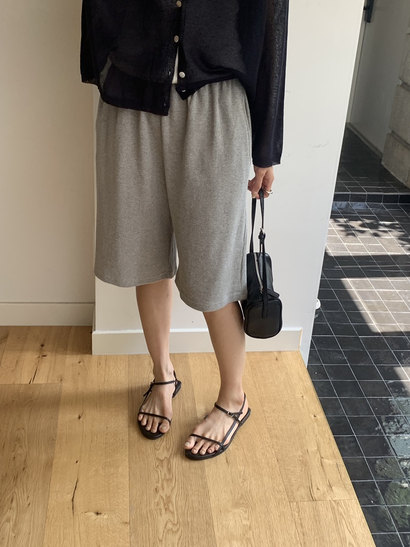 NOTICE韓國直郵實拍女裝新品推薦26春夏職業時尚短褲華夫格NOTICE短褲