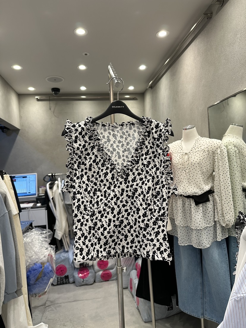 CELEBRITY-A韓國代購女裝新款推薦熱賣26春夏人氣吊帶背心LCELEBRITY-A吊帶/背心圖色1