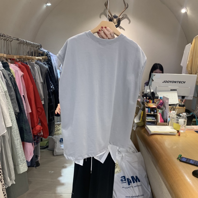 BLACKFRIDAY韓國直郵實拍女裝新款26春夏人氣時尚26夏季T恤BLACK FRIDAYT恤