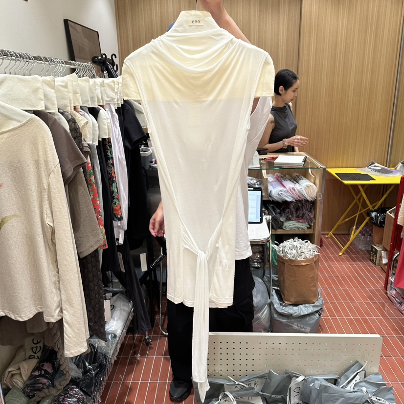 EEE韓國直郵實拍女士新款26夏季職業人氣吊帶背心無袖連帽SEEE吊帶/背心圖色1
