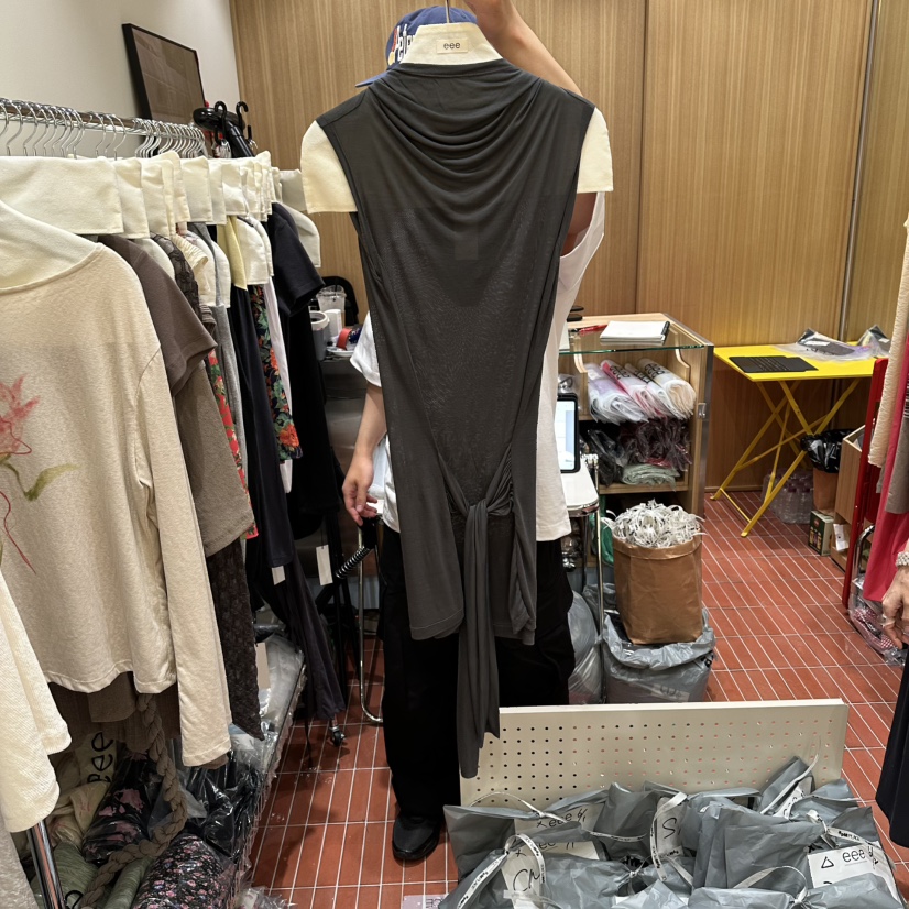 EEE韓國直郵實拍女士新款26夏季職業人氣吊帶背心無袖連帽SEEE吊帶/背心圖色3