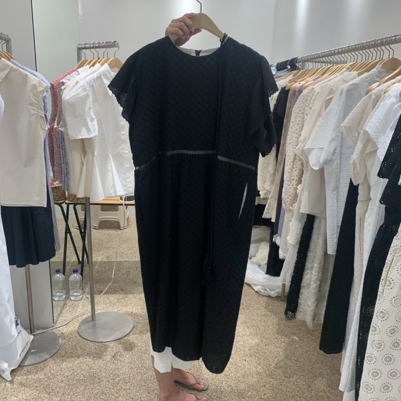 A韓國直郵女士新品時尚推薦26夏季休閑26春夏連衣裙荷葉邊A STORE連衣裙圖色2