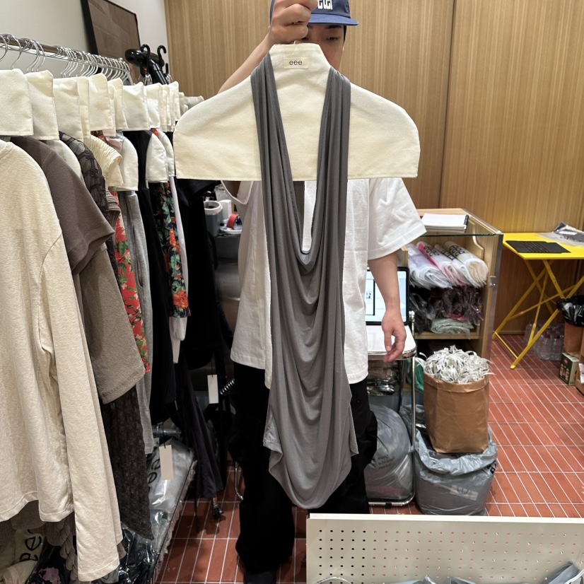 EEE韓國東大門直郵女士新款26夏季人氣職業休閑26春夏吊帶背心EEE吊帶/背心圖色2