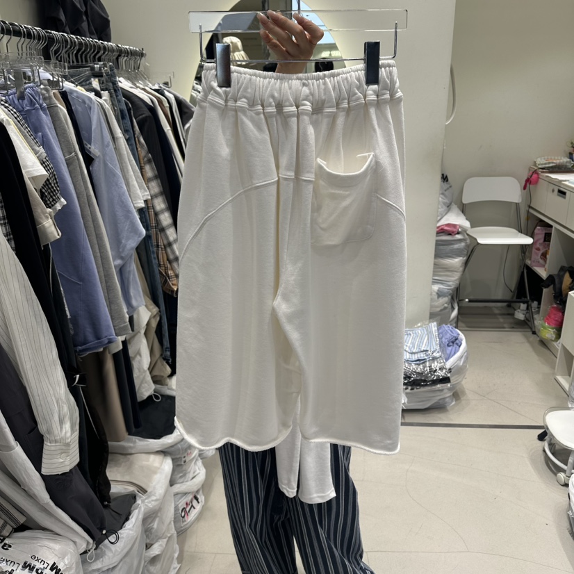 AT THE END韓國代購女裝新品職業人氣推薦時尚熱賣短褲AT THE END短褲