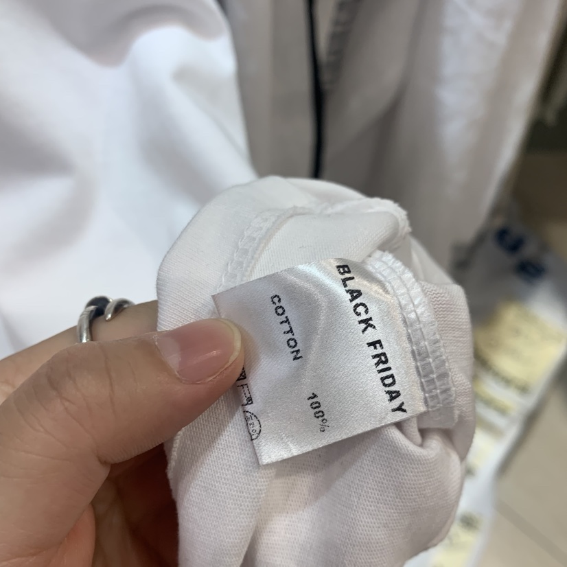 BLACKFRIDAY韓國直郵實拍女裝新品推薦26夏季職業人氣T恤BLACK FRIDAYT恤