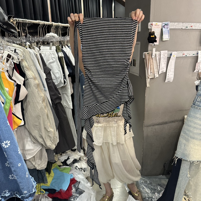 MOMAZU韓國直郵女士新品休閑熱賣26春夏吊帶背心荷葉邊短款MOMAZU吊帶/背心圖色2黑色