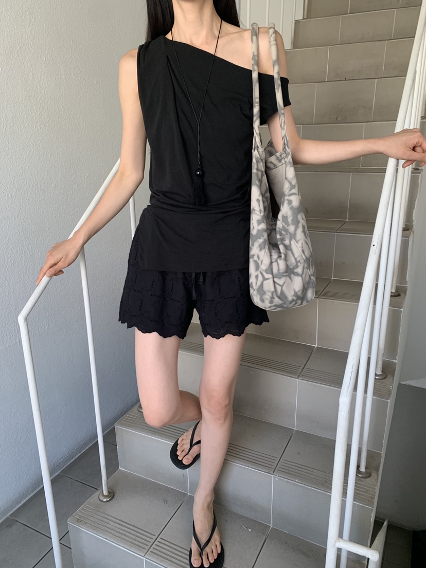 VAARA韓國直郵實拍女裝新款26春夏推薦吊帶背心不含配飾褶皺VAARA吊帶/背心