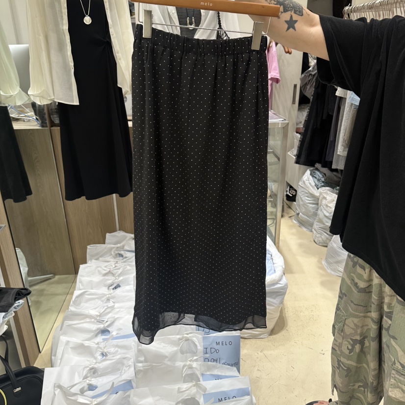MELO韓國代購女裝新品26夏季時尚熱賣職業推薦休閑人氣長裙MELO長裙圖色2