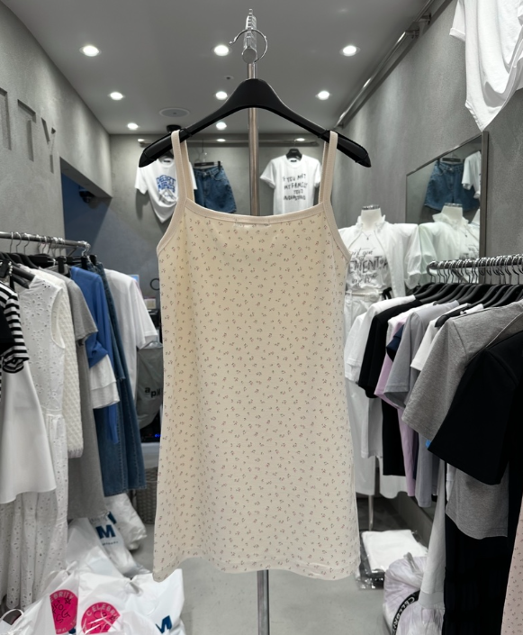 CELEBRITY-A韓國直郵女士新品26夏季熱賣休閑吊帶背心打折CELEBRITY-A吊帶/背心