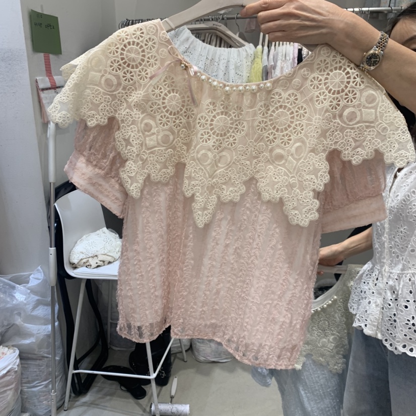 YARD韓國東大門直郵女士新款熱賣推薦襯衫蕾絲衫珍珠胸花YARD襯衫/蕾絲衫圖色2