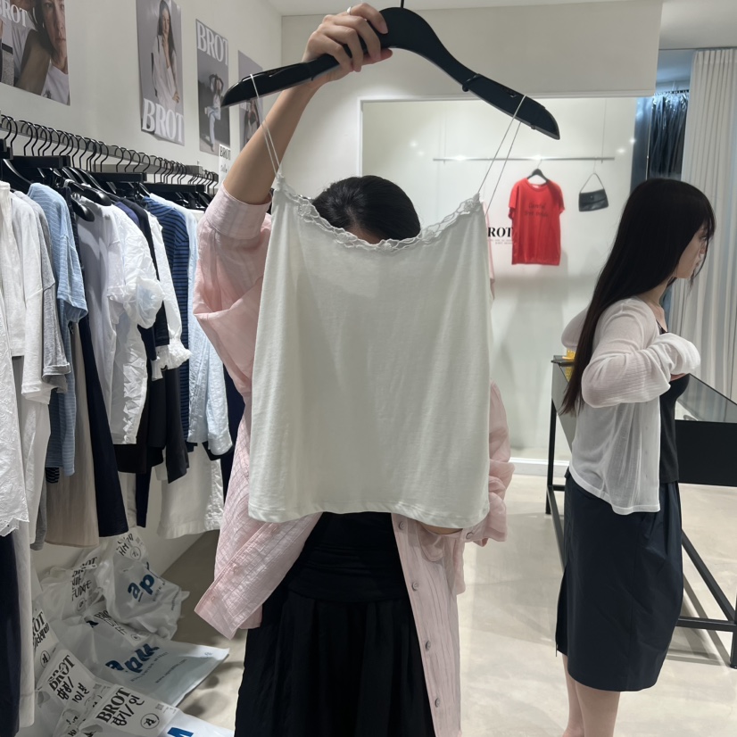BROT韓國代購女裝新品推薦26夏季職業吊帶背心不含花朵無袖BROT吊帶/背心圖色1