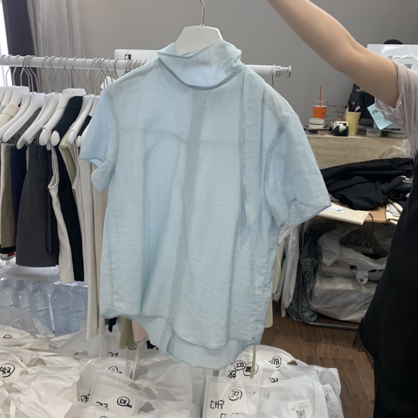 UNDERSTANDING韓國東大門直郵女士新款推薦人氣襯衫蕾絲衫UNDERSTANDING襯衫/蕾絲衫圖色2