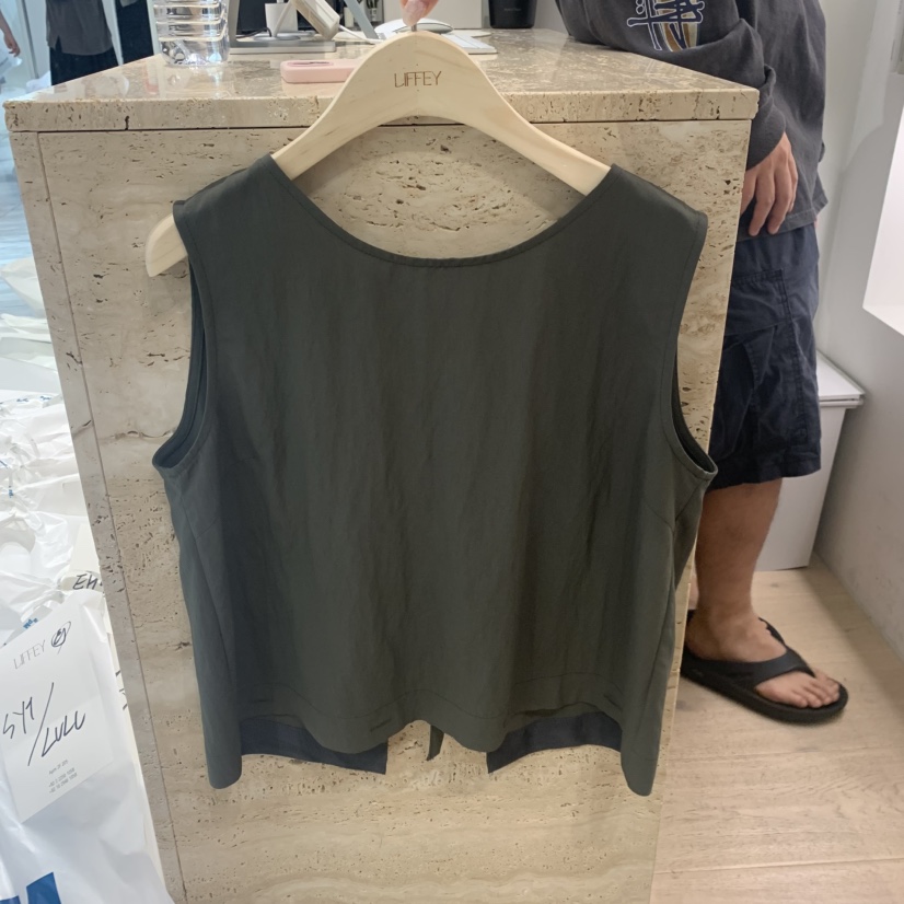 LIFFEY韓國直郵女裝新款26春夏熱賣休閑職業時尚吊帶背心LIFFEY吊帶/背心圖色2