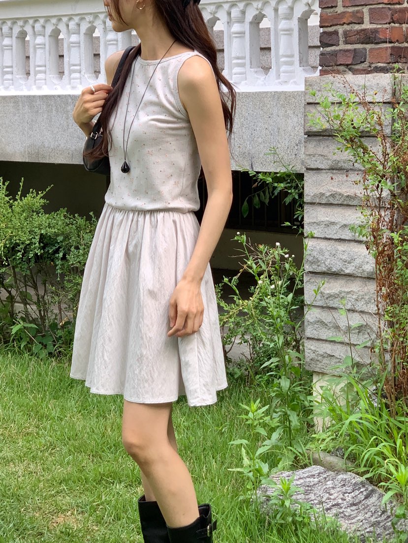 RE:OPENING韓國代購女裝新品時尚職業人氣26夏季連衣裙小花SRE:OPENING連衣裙
