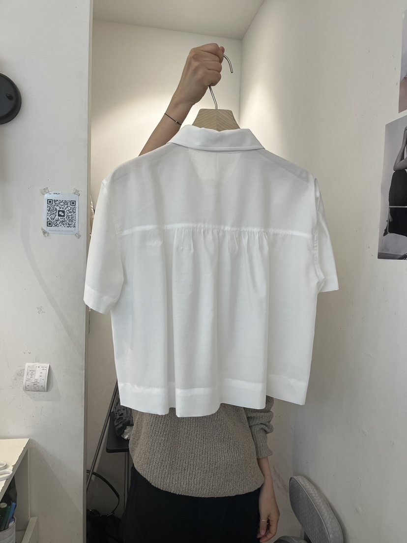 OUVIR韓國直郵女裝新款26夏季26春夏熱賣襯衫蕾絲衫短款褶裥O.V.R/OUVIR襯衫/蕾絲衫