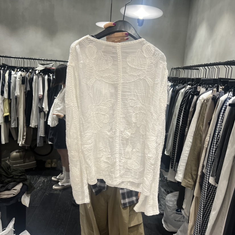 TUG韓國東大門直郵女裝新品26夏季推薦熱賣襯衫蕾絲衫刺繡TUG襯衫/蕾絲衫
