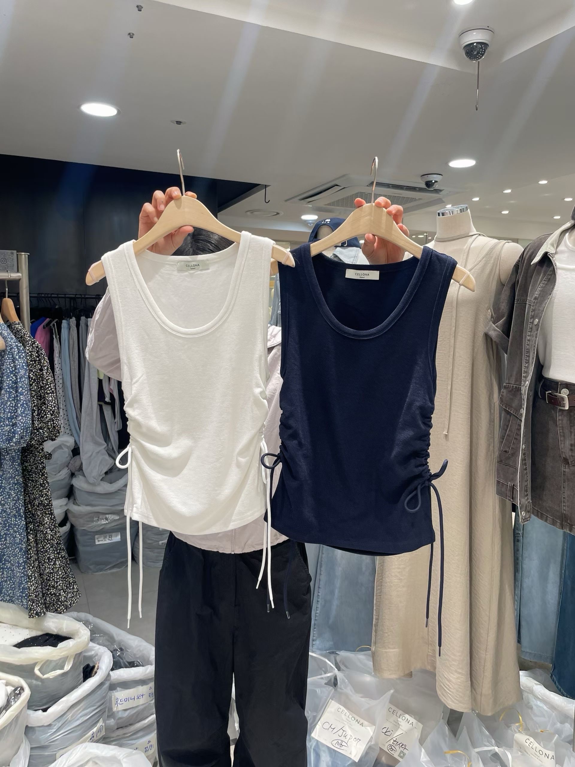 CELLONA東大門實拍韓國女裝新款人氣推薦時尚吊帶背心褶皺CELLONA吊帶/背心