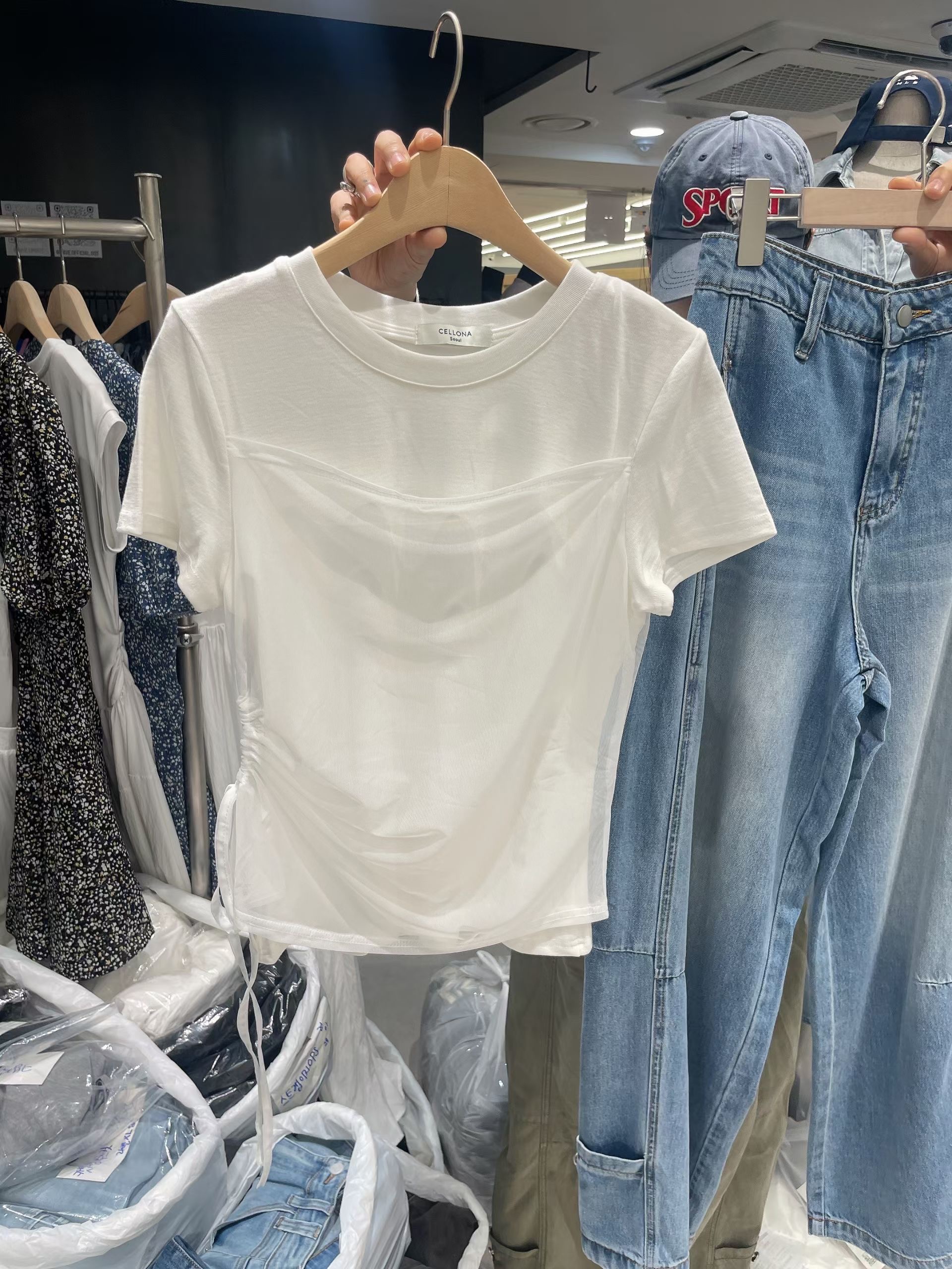 CELLONA韓國直郵實拍女裝新品26夏季推薦熱賣T恤網狀褶皺CELLONAT恤圖色1