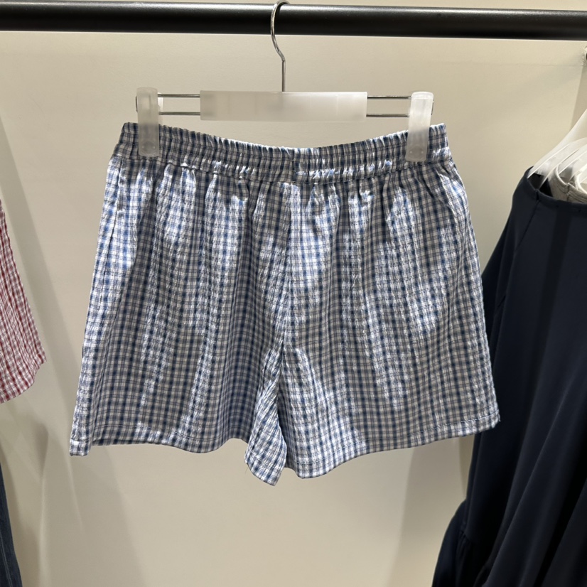 LOW MOMENT東大門實拍韓國女士新品推薦26夏季熱賣26春夏短褲LOW MOMENT短褲