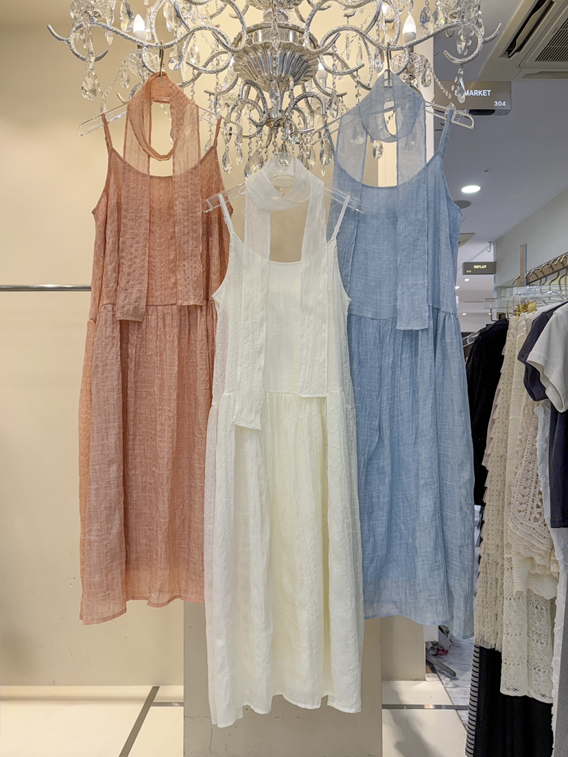 81 MARKET-L東大門實拍韓國女士新品人氣職業連衣裙含圍巾81 MARKET-L連衣裙